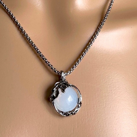 Silvery Retro Leaf Pattern Inlaid Moonstone Pendant/Necklace. - Picture 7 of 7